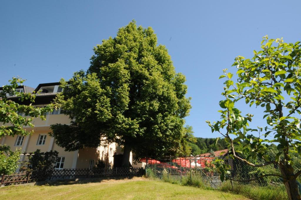 Gasthof Bacher Hotel Villach Exterior photo